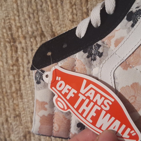 !NEW! VANS! - Picture 4 of 4
